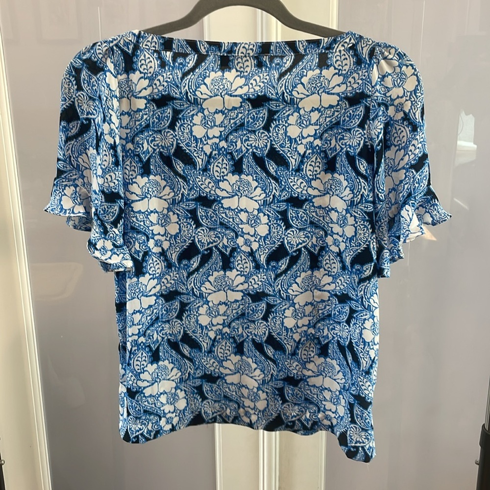 LOFT Women's Blue Floral Top - Picture 3 of 3